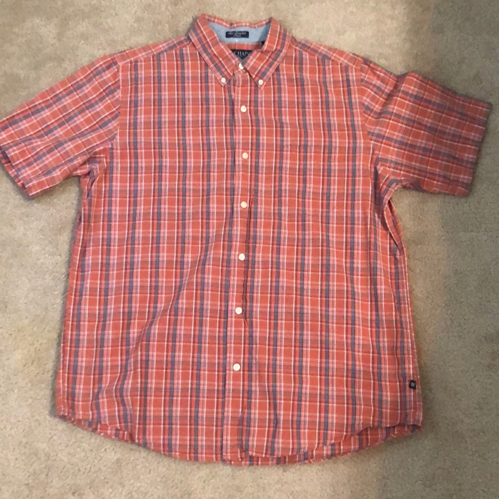 Short sleeve button down collar shirt